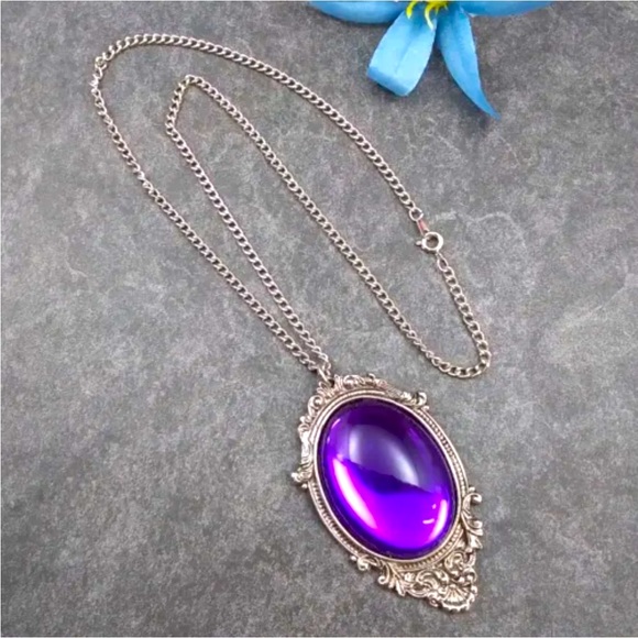 Vintage. Silver Tone Purple Acrylic Chunky Pendant Necklace. 20” - Picture 2 of 10